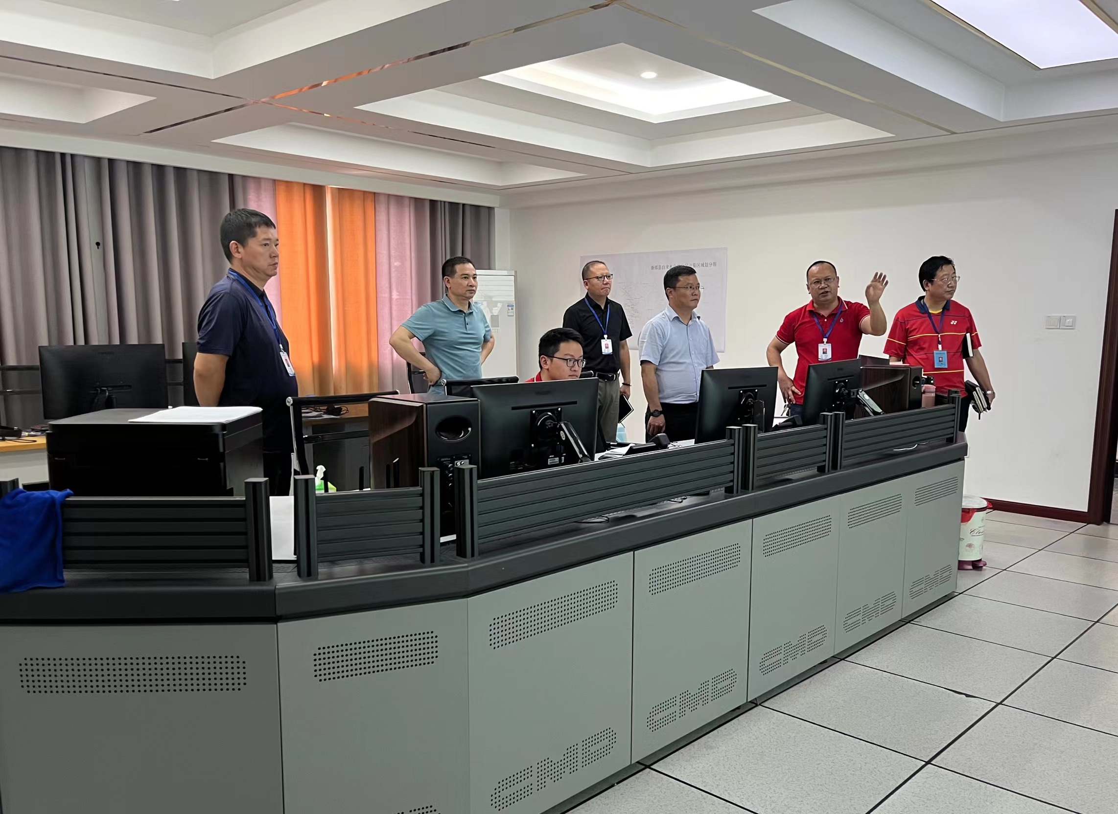 热烈欢迎县领导莅临sunbet申搏指导工作 第 2 张